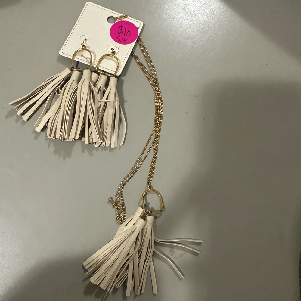 Francesca's Collections Cream and Gold Tassel Jewelry Set